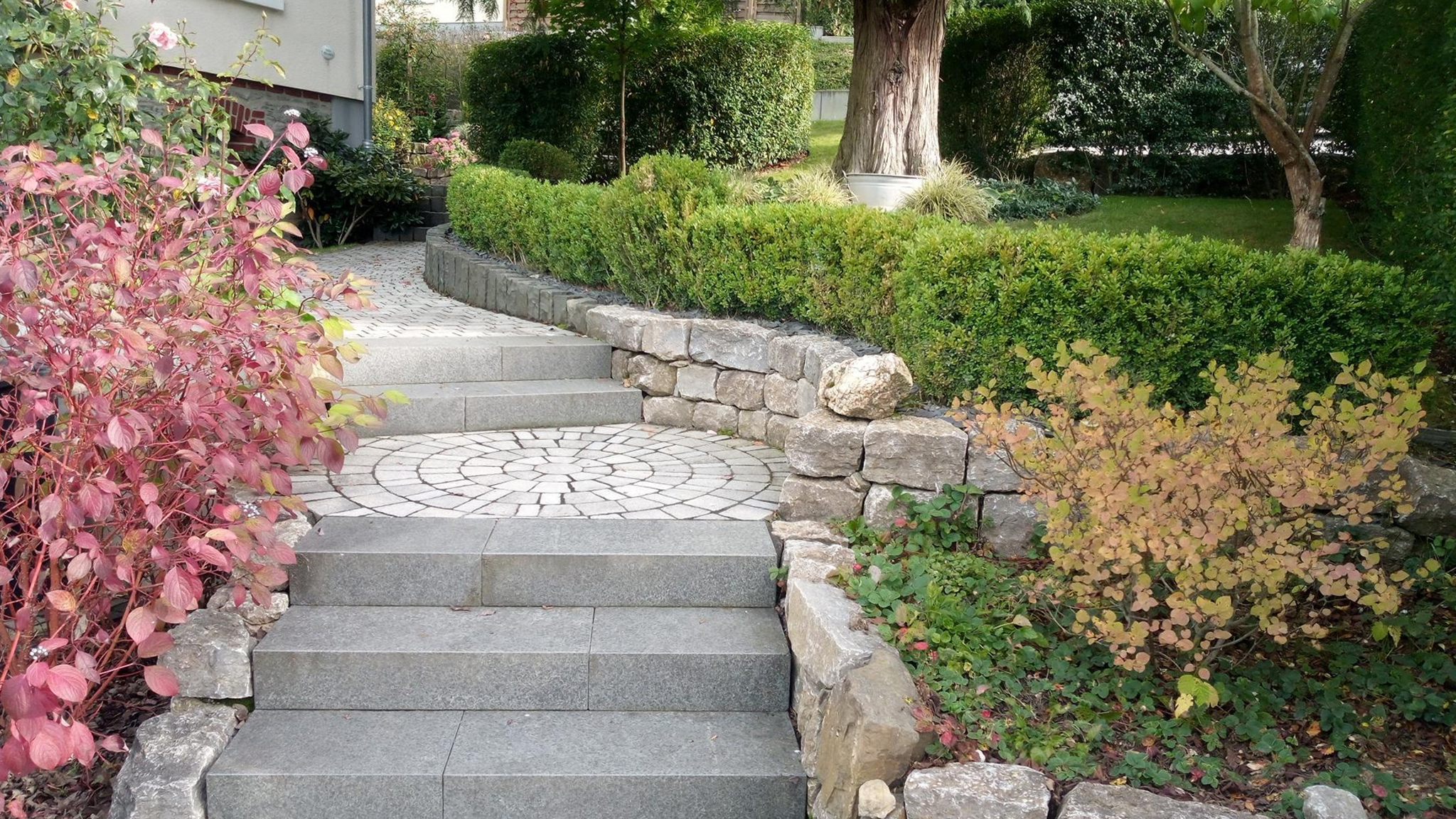 Gartengestaltung Wege und Treppen